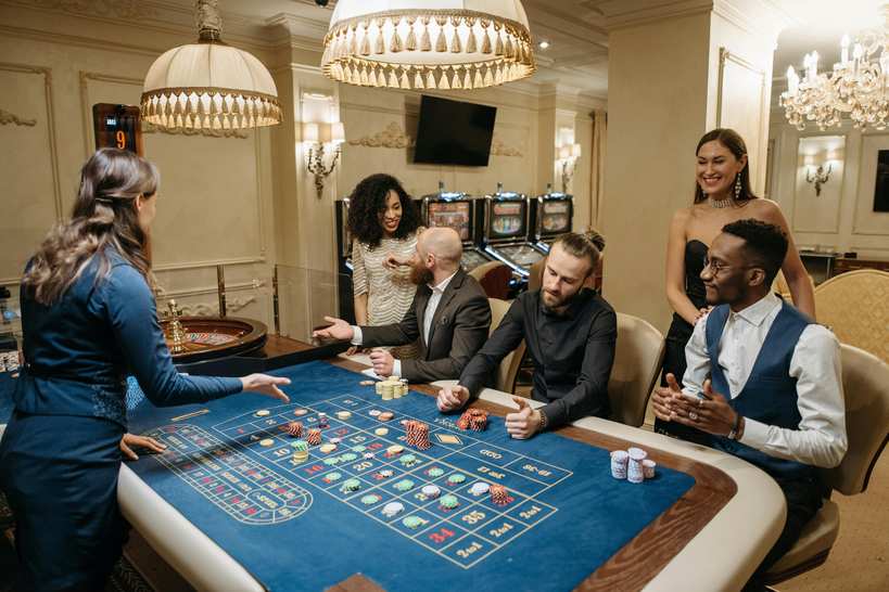 Tiki Casino Live Casino : Une immersion totale avec de vrais croupiers